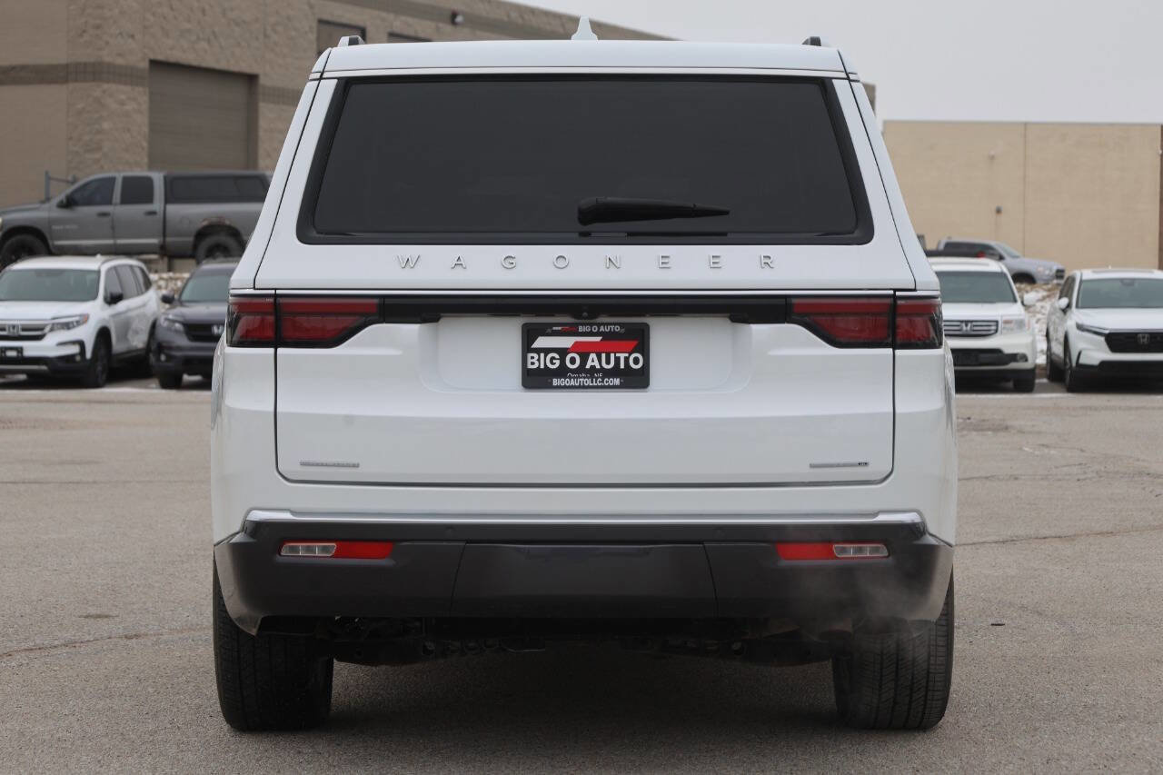 Used 2022 Jeep Wagoneer Series III w/ Premium Group I AWD/4WD image 10