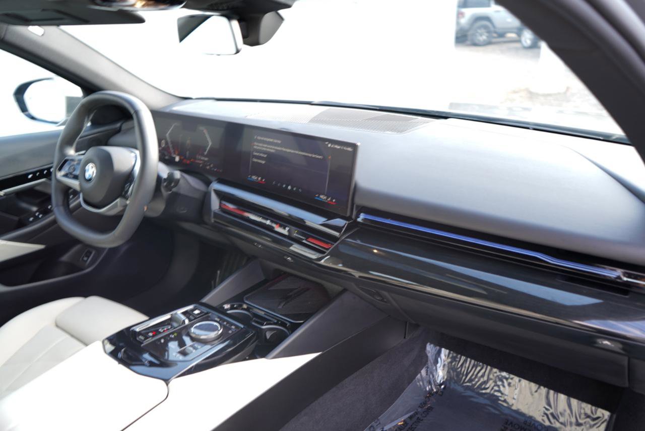 Used 2024 BMW 530i xDrive 530i xDrive Sedan w/ Convenience Package image 67