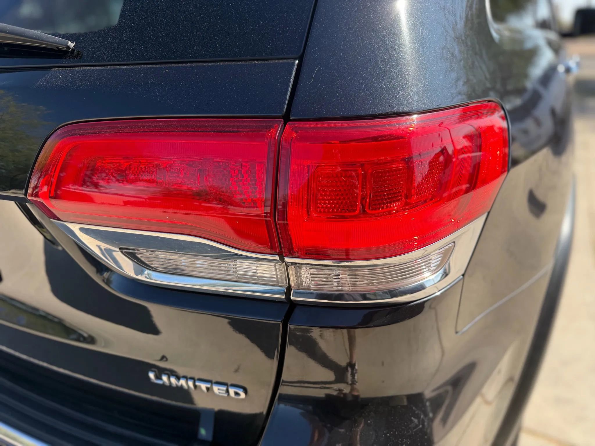 Used 2015 Jeep Grand Cherokee Limited image 24