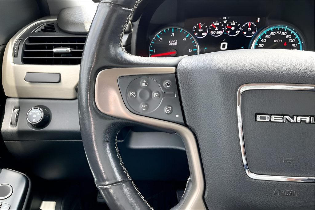 Used 2020 GMC Yukon Denali w/ Denali Ultimate Package RWD image 10
