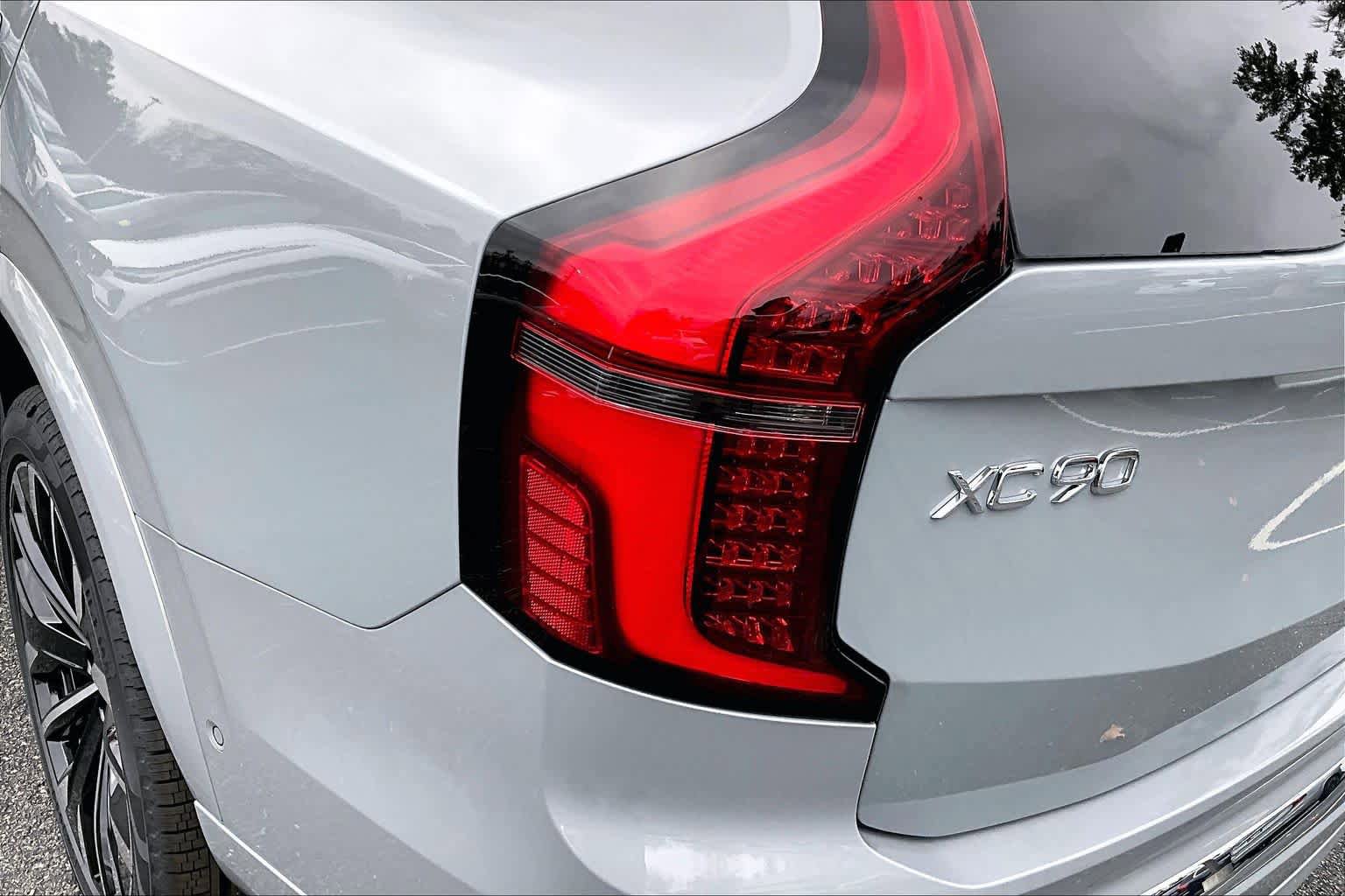 New 2026 Volvo XC90 B6 Ultra w/ Protection Package image 5