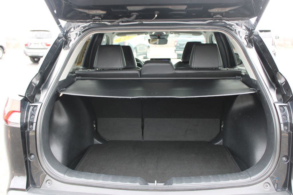 Used 2024 Toyota Corolla Cross XLE image 14