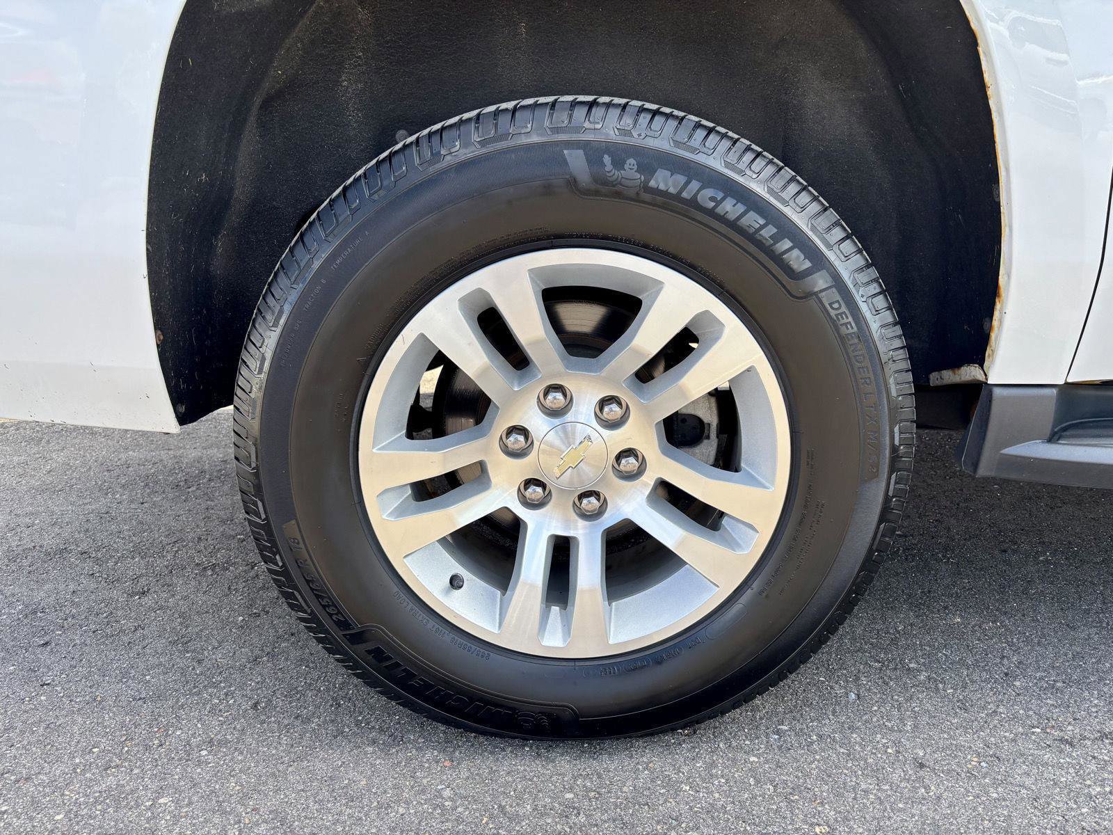 Used 2018 Chevrolet Suburban LT AWD/4WD image 45