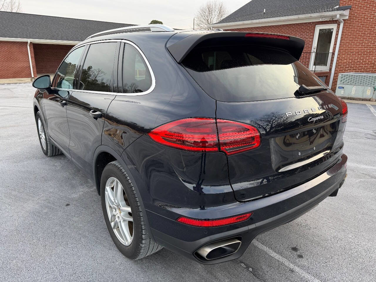 Used 2016 Porsche Cayenne Base AWD 4dr SUV image 5