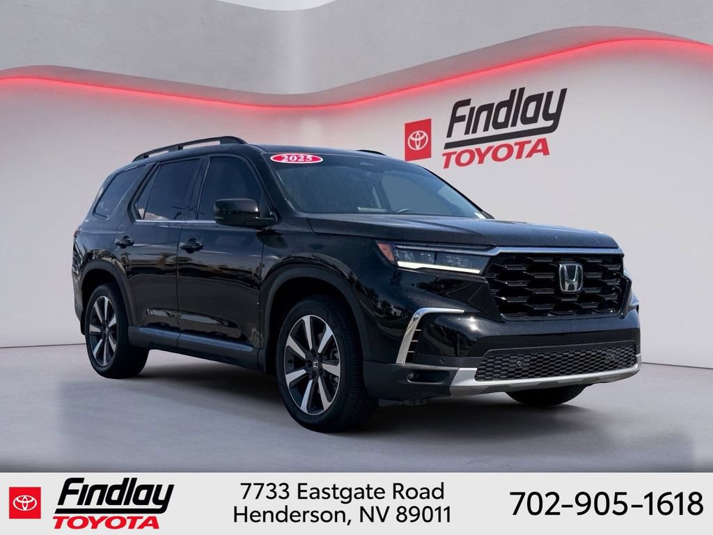 Used 2025 Honda Pilot Touring image 4