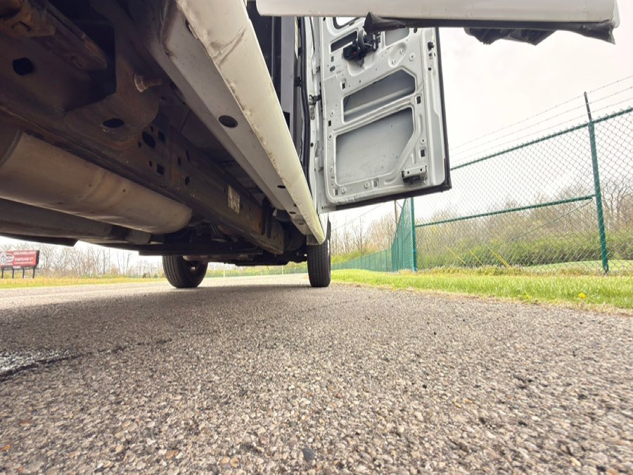 Used 2013 Chevrolet Express 2500 image 33