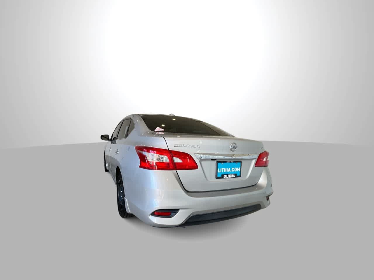 Used 2016 Nissan Sentra SV w/ Driver's Assist Package FWD image 6