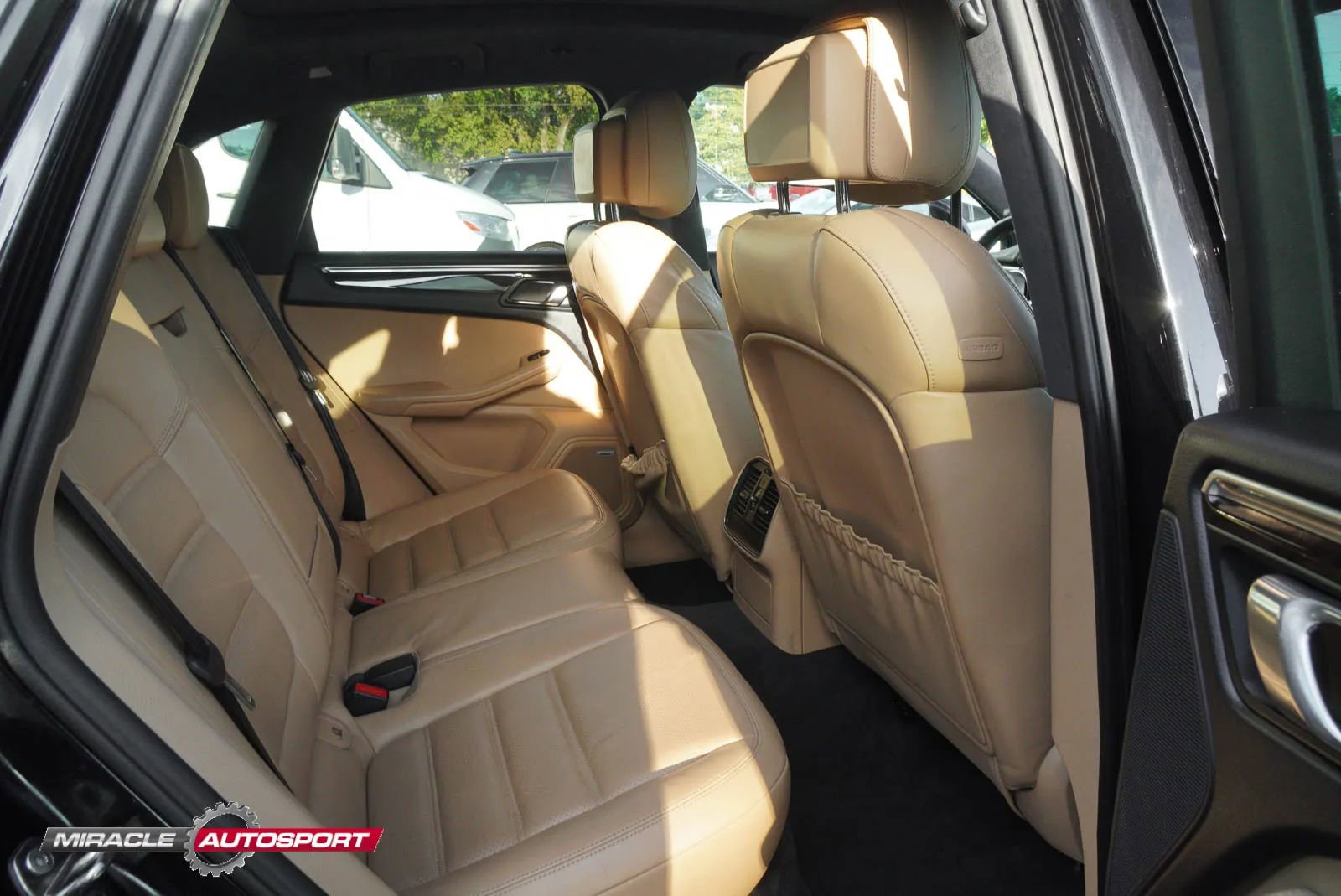 Used 2017 Porsche Macan Turbo image 37