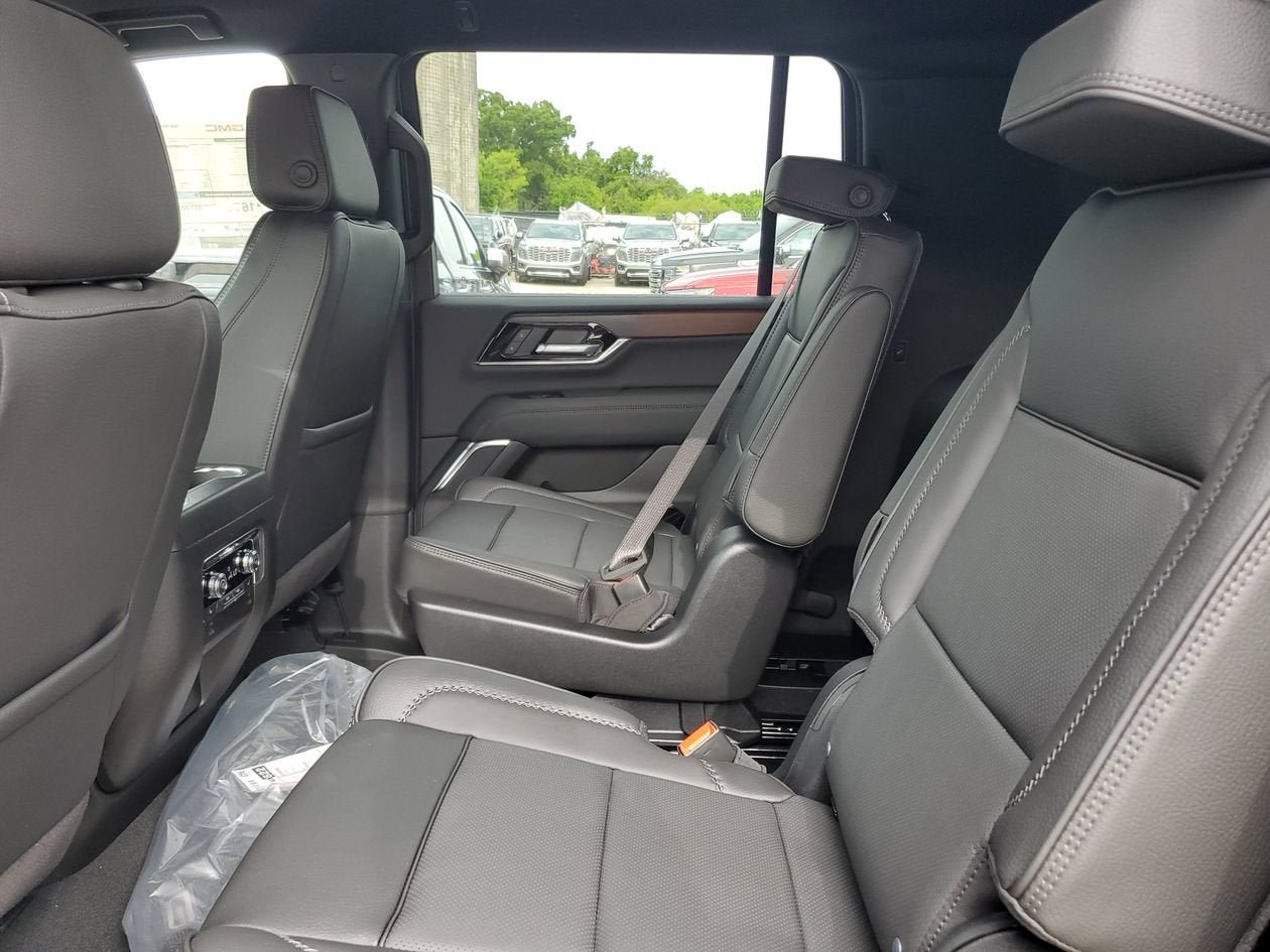 New 2026 GMC Yukon XL Denali RWD image 11