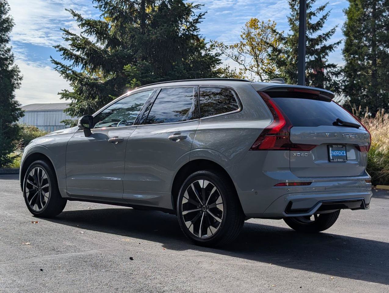 Used 2026 Volvo XC60 B5 Plus AWD/4WD image 5
