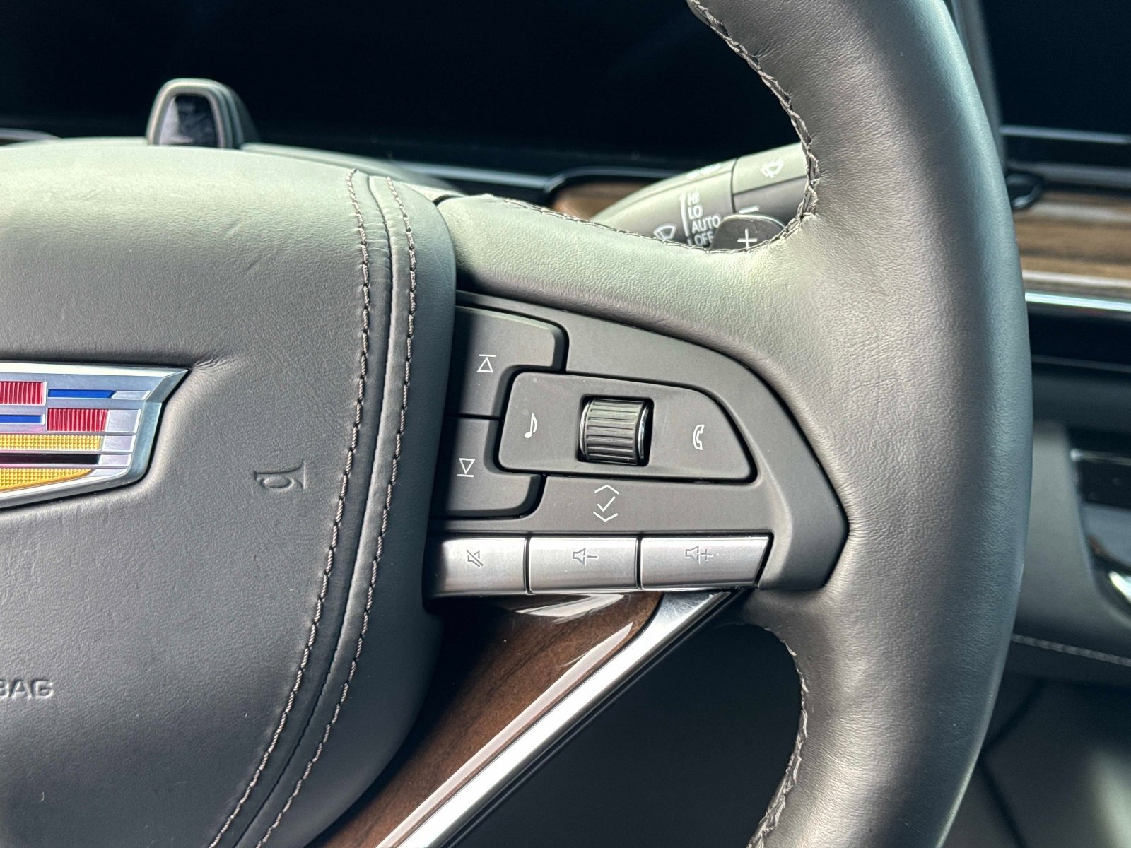 Used 2024 Cadillac Escalade ESV Sport Platinum image 8