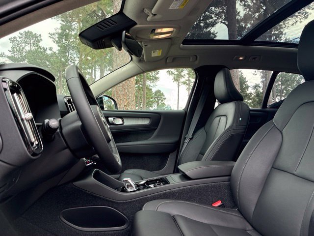 New 2026 Volvo XC40 B5 Plus w/ Protection Package Premier AWD/4WD image 22