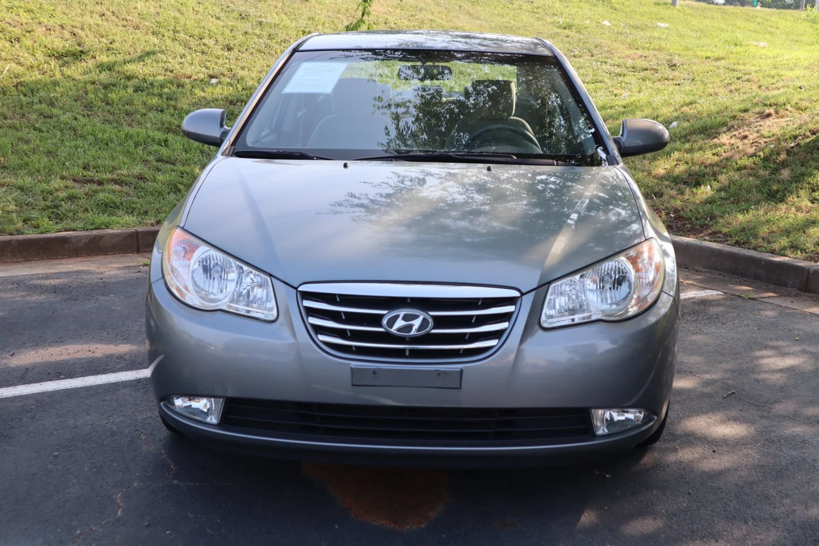 Used 2010 Hyundai Elantra GLS FWD image 2