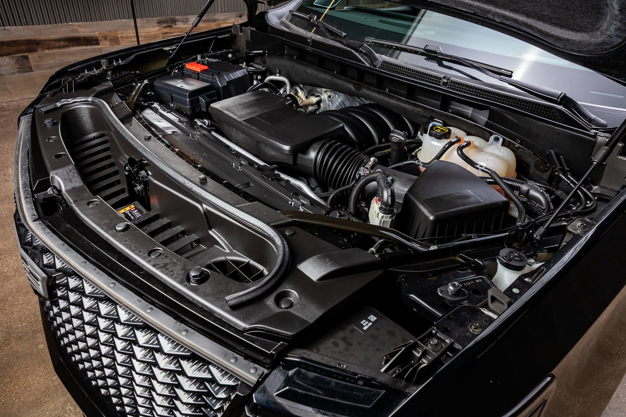 Used 2025 Cadillac Escalade ESV Sport Platinum w/ LPO, ONYX Package image 42