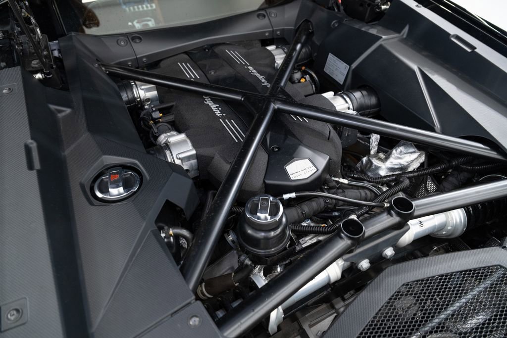 Used 2017 Lamborghini Aventador LP 700-4 image 33