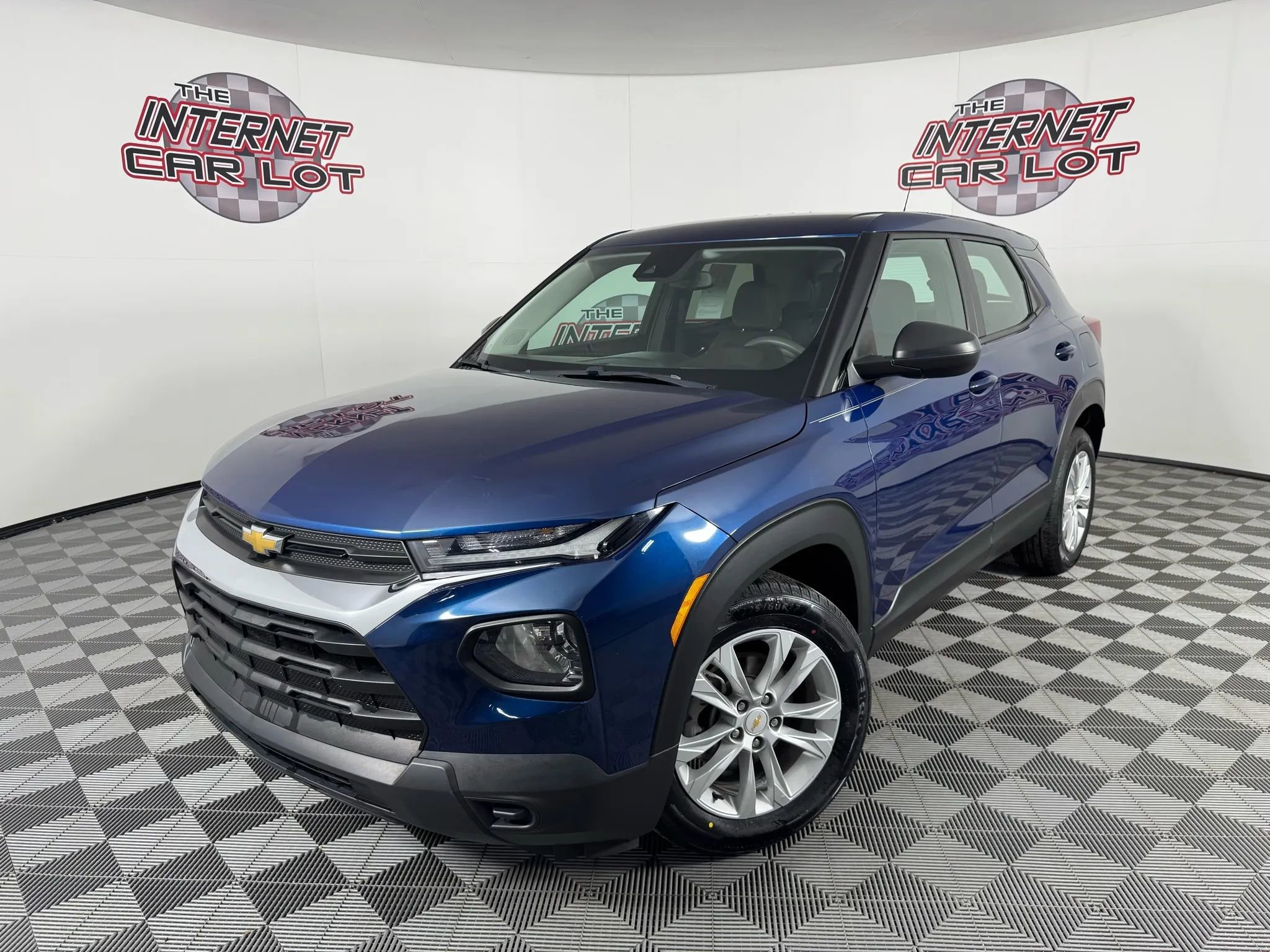 Used 2021 Chevrolet TrailBlazer LS FWD image 1