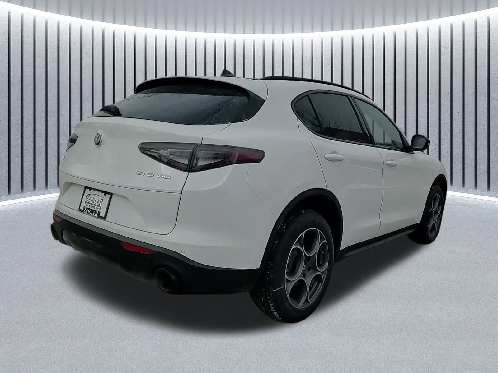 New 2025 Alfa Romeo Stelvio Sprint image 8