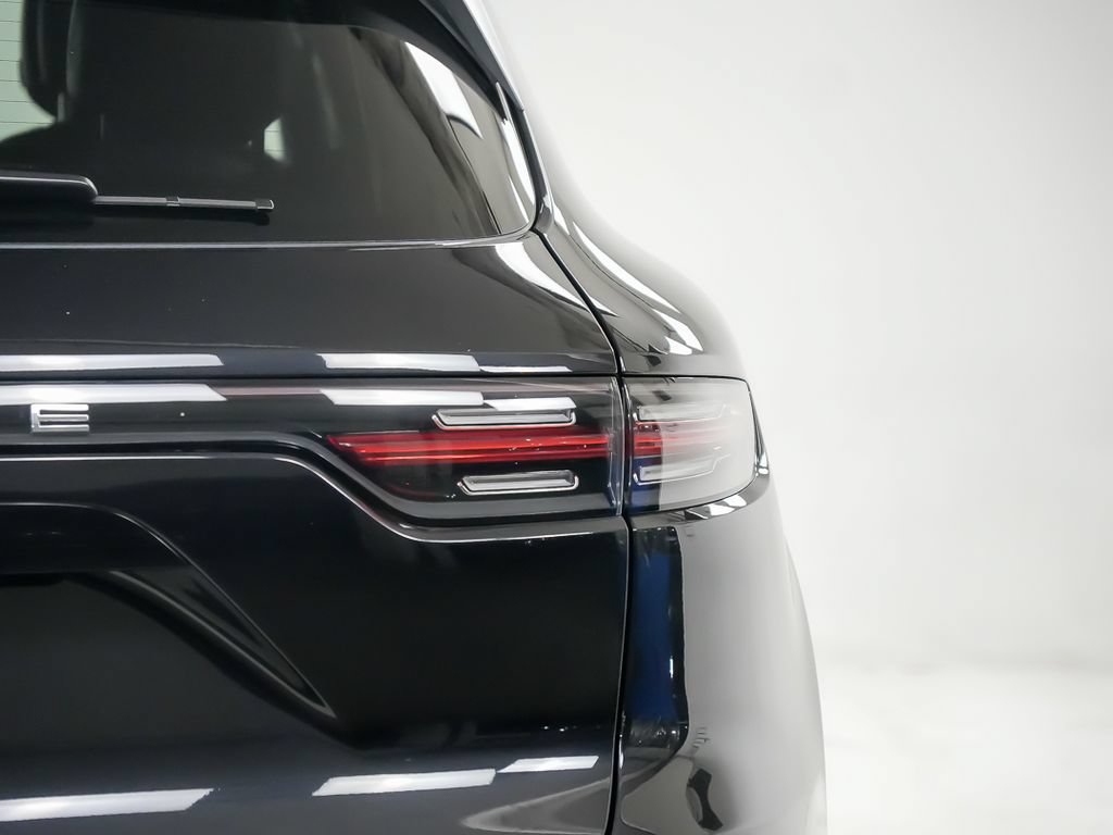 Used 2019 Porsche Cayenne AWD/4WD image 12