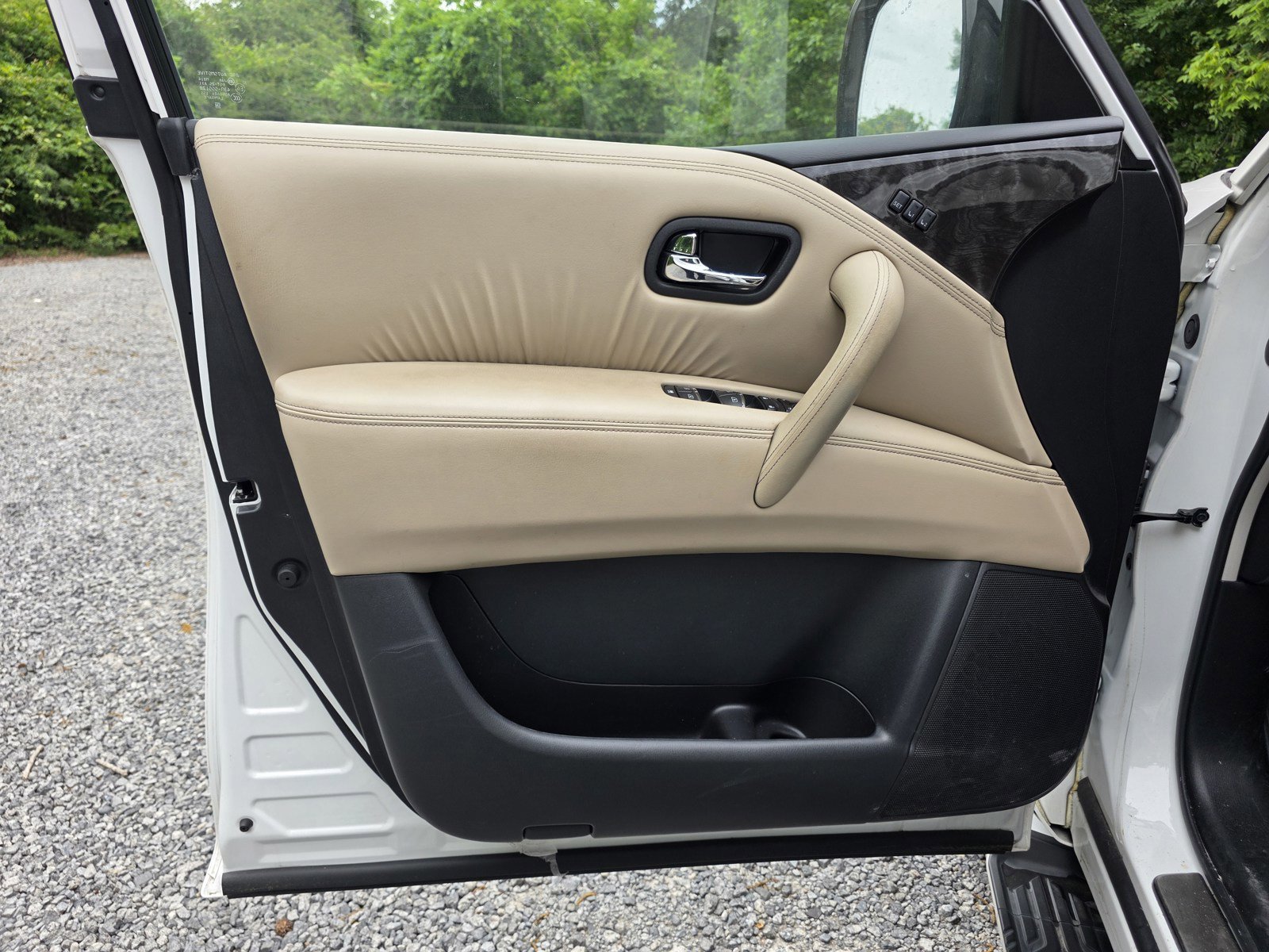 Used 2022 Nissan Armada Platinum w/ Captain's Chairs Package RWD image 14