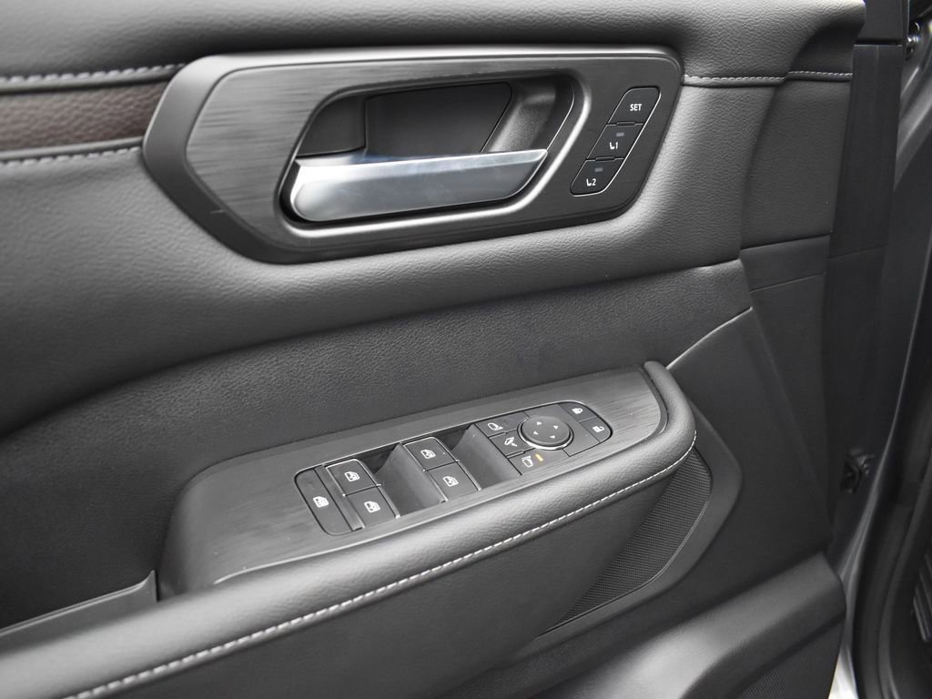 New 2025 Nissan Armada SL w/ Convenience Package image 28