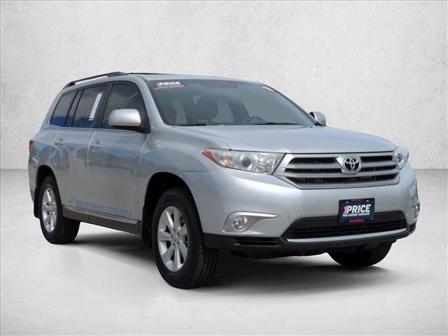 Used 2011 Toyota Highlander SE w/ Tow Pkg image 3
