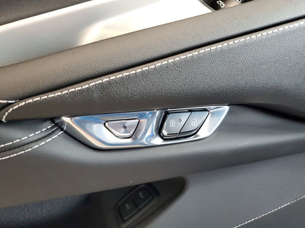 New 2026 Chevrolet Corvette E-Ray AWD/4WD image 12