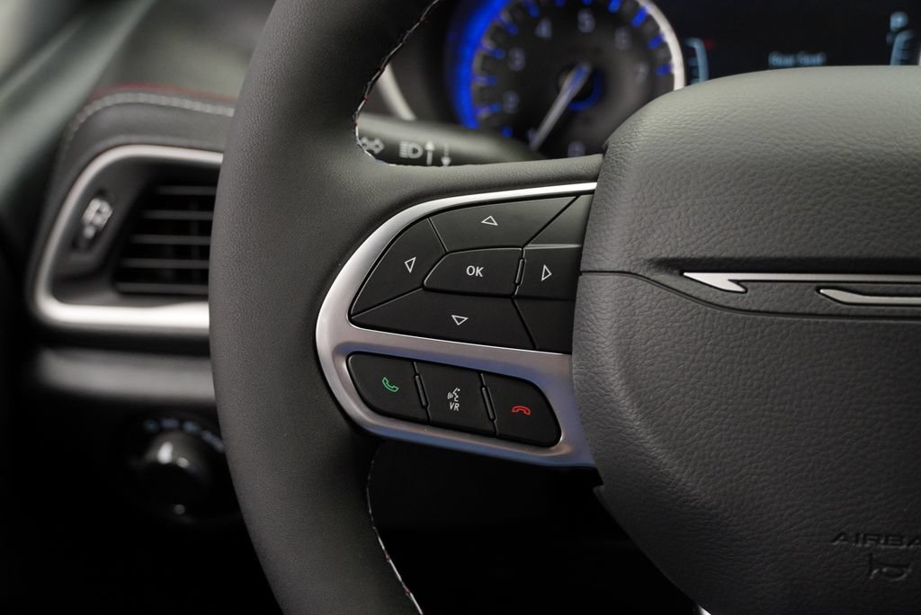 New 2027 Chrysler Pacifica Select AWD/4WD image 27