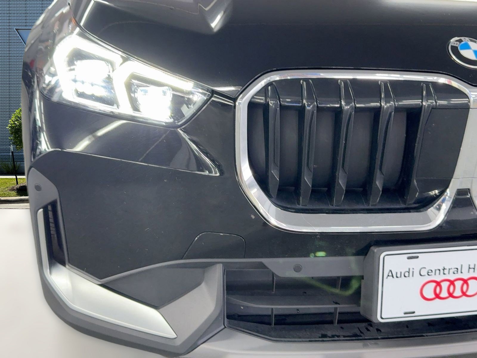 Used 2023 BMW X1 xDrive28i w/ Convenience Package image 11