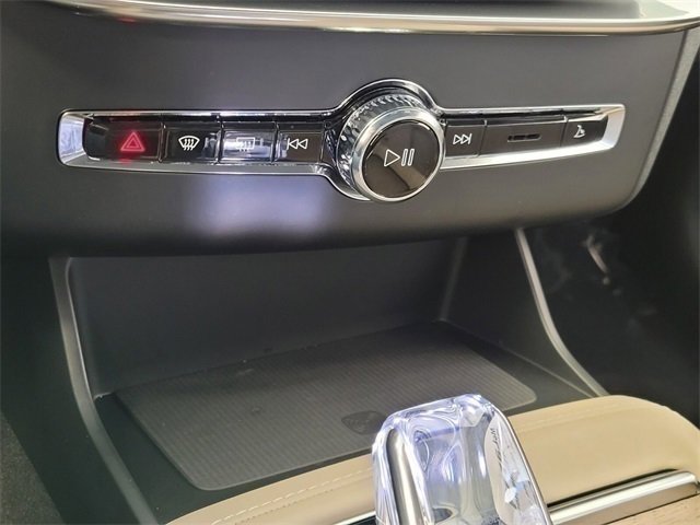 Certified 2026 Volvo XC90 B6 Plus w/ Protection Package image 20