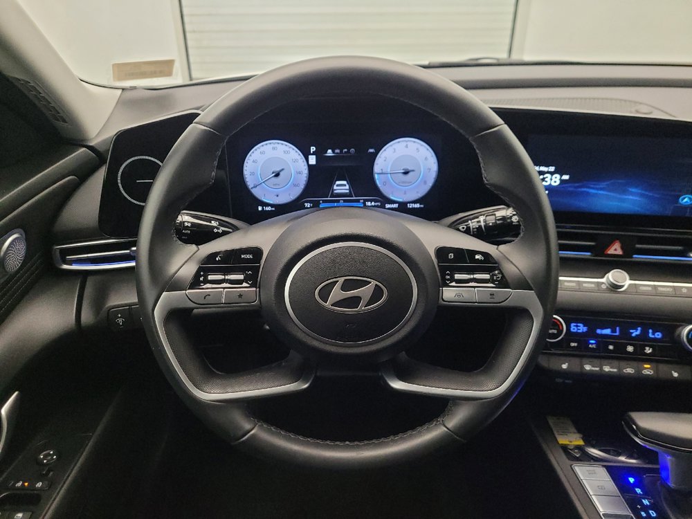 Used 2025 Hyundai Elantra SEL FWD image 22
