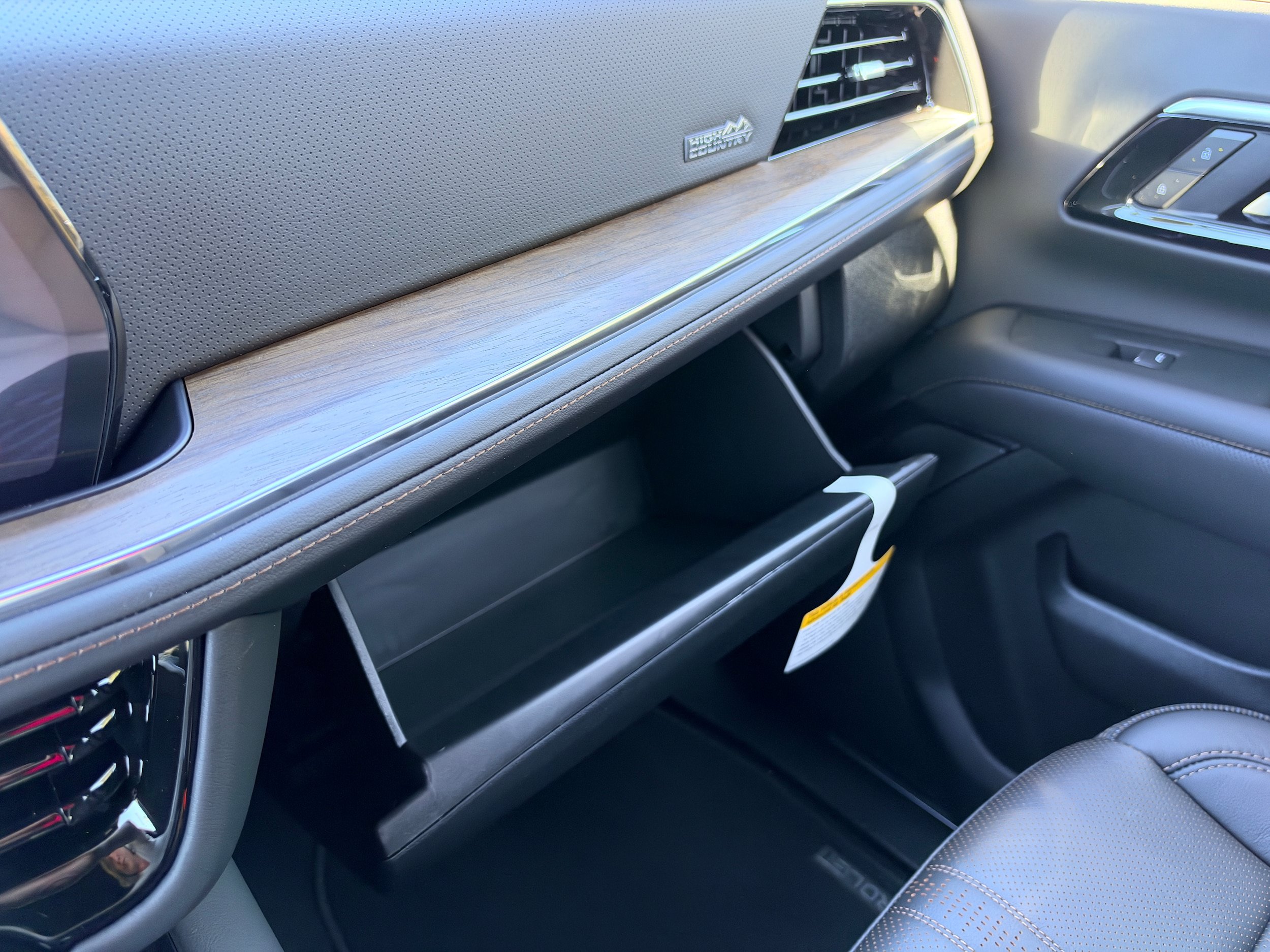 New 2027 Chevrolet Tahoe High Country AWD/4WD image 21