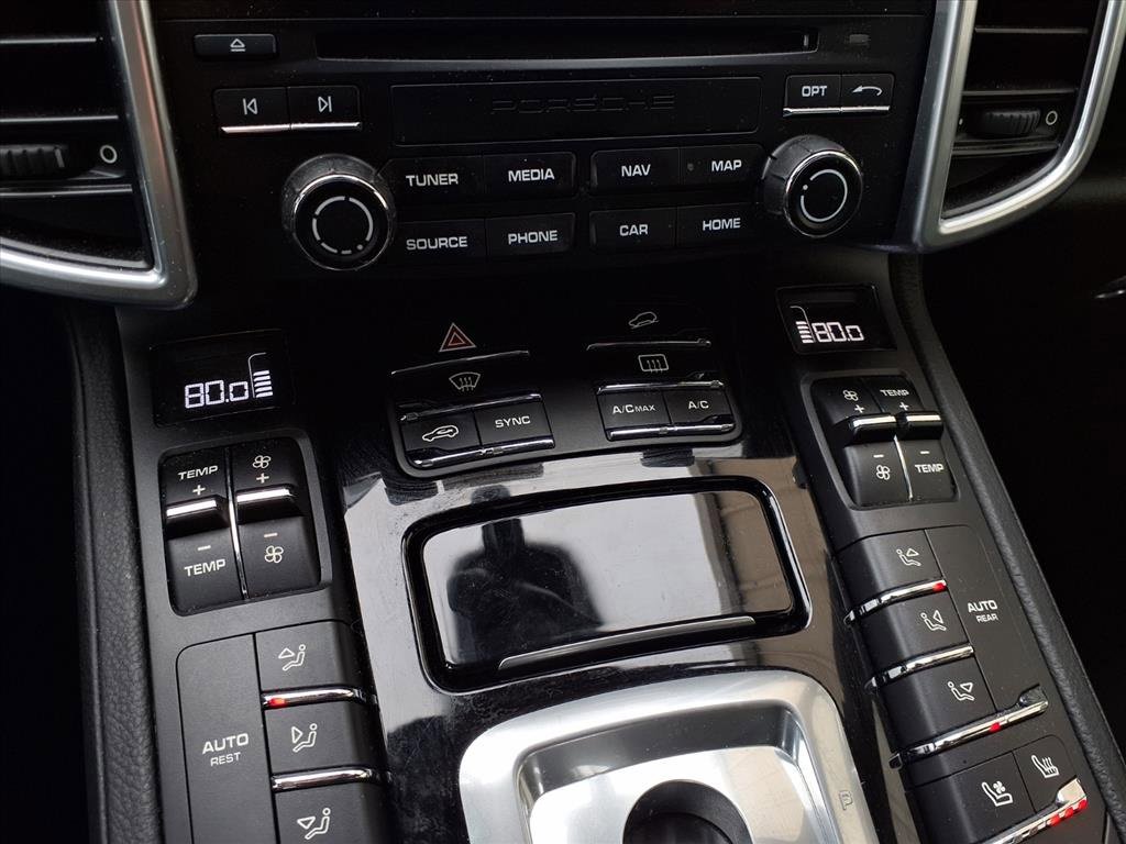 Used 2017 Porsche Cayenne Platinum Edition image 12