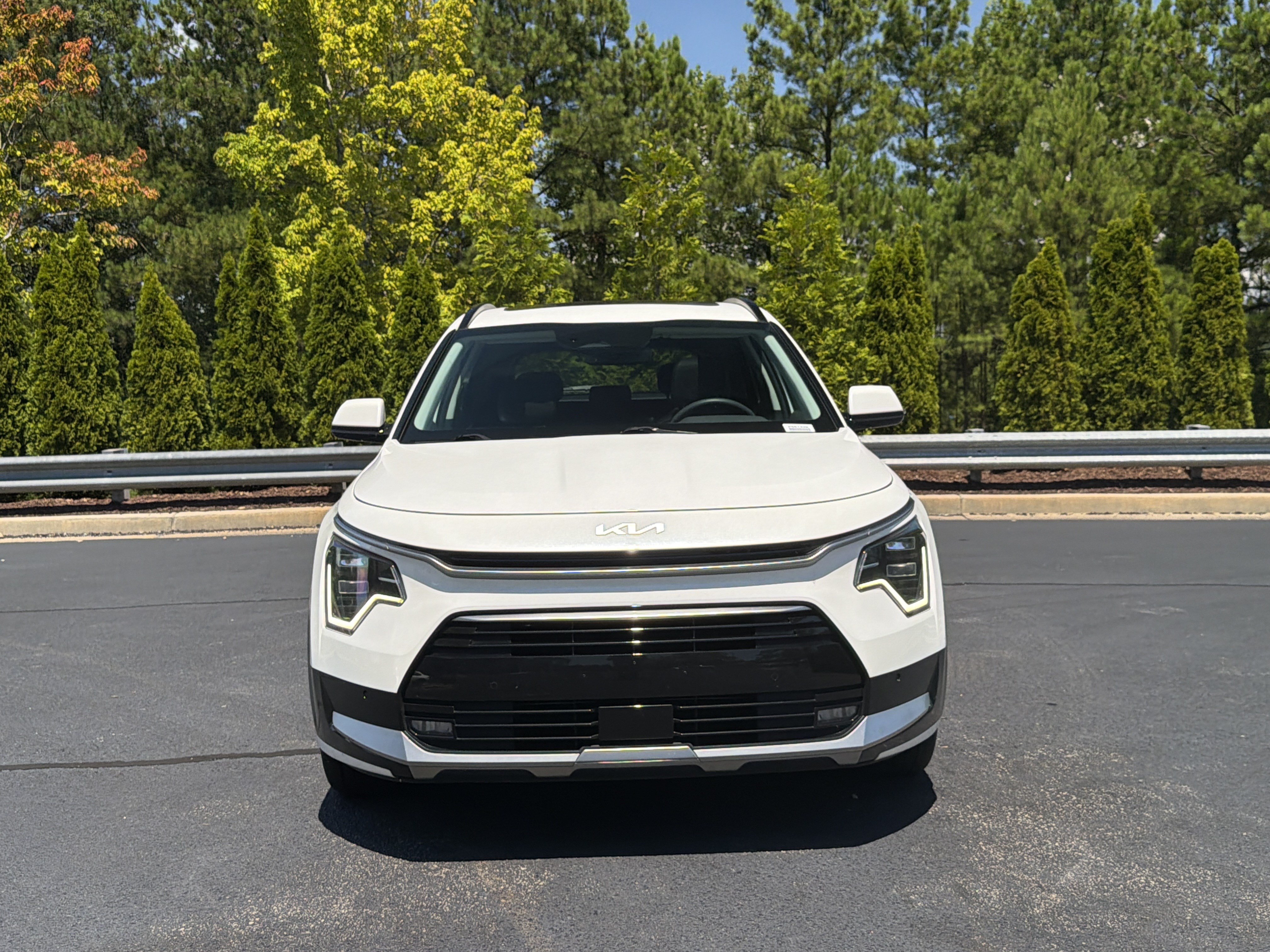 Used 2023 Kia Niro SX Touring FWD image 12