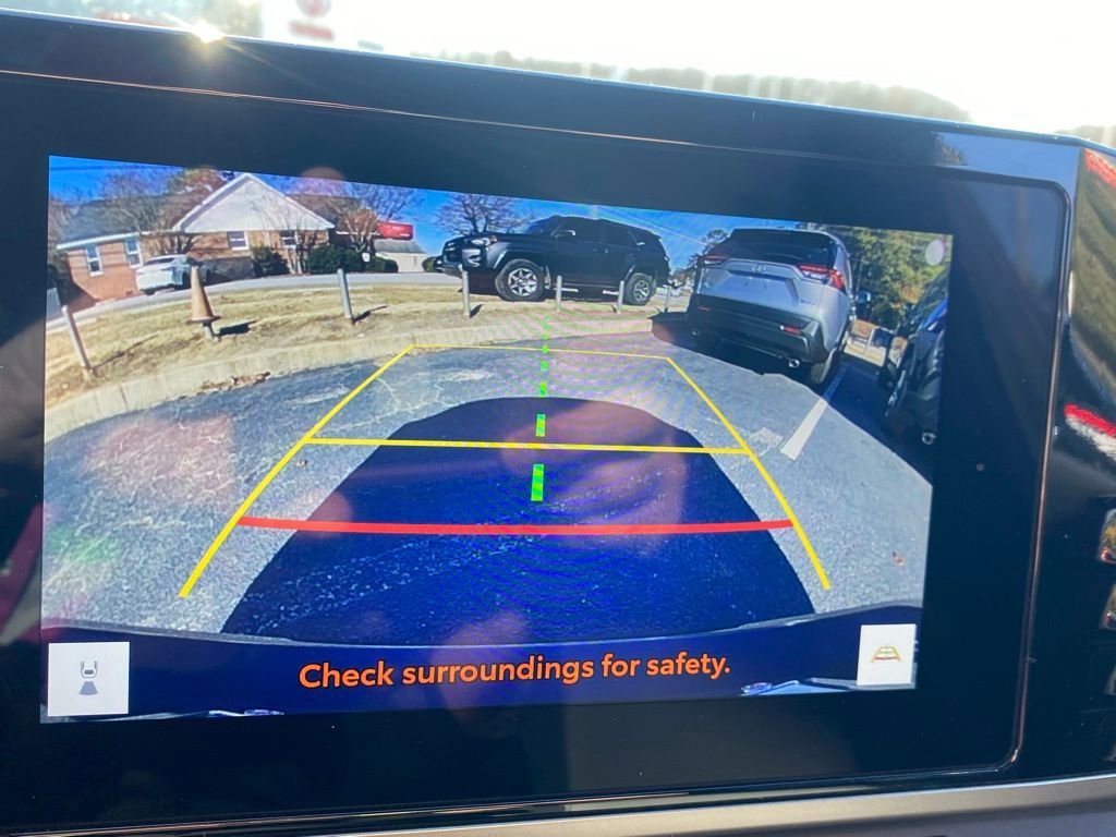 Used 2025 Toyota Camry SE image 29