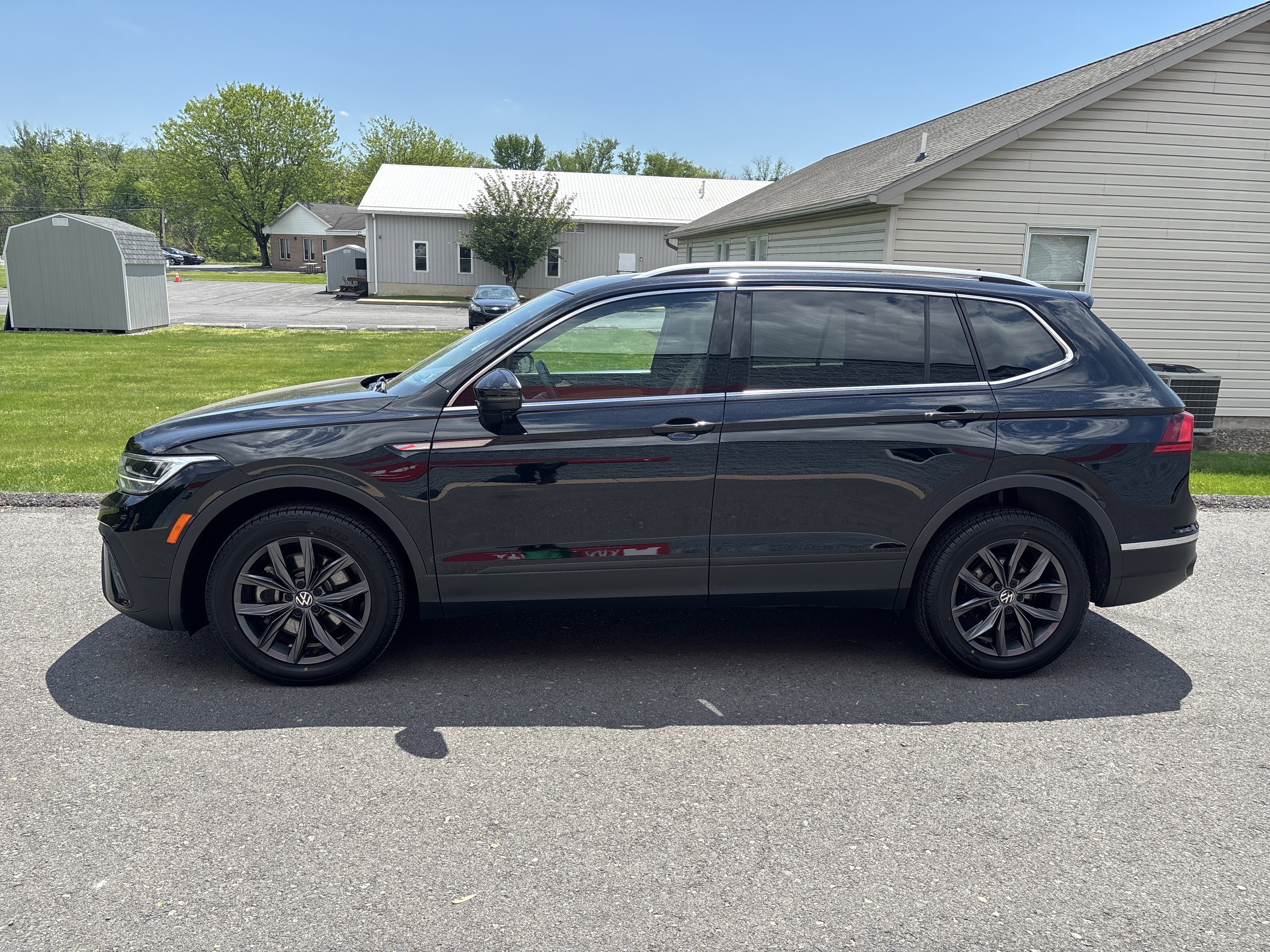 Used 2022 Volkswagen Tiguan SE AWD/4WD image 7