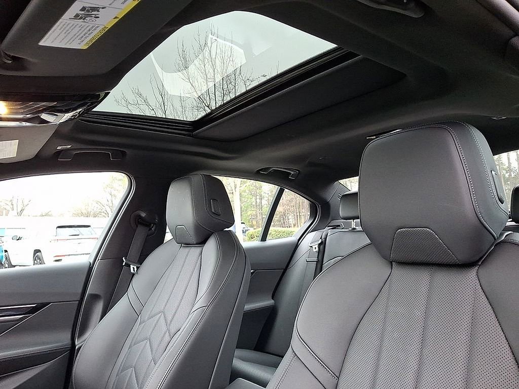 Used 2025 BMW i5 eDrive40i image 15