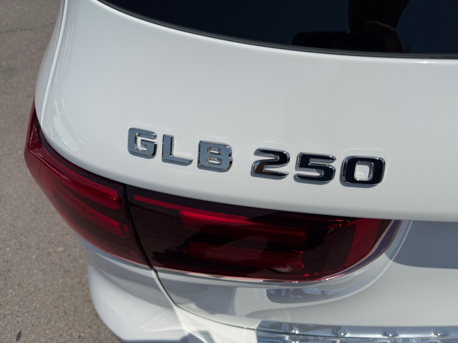New 2026 Mercedes-Benz GLB 250 4MATIC image 24