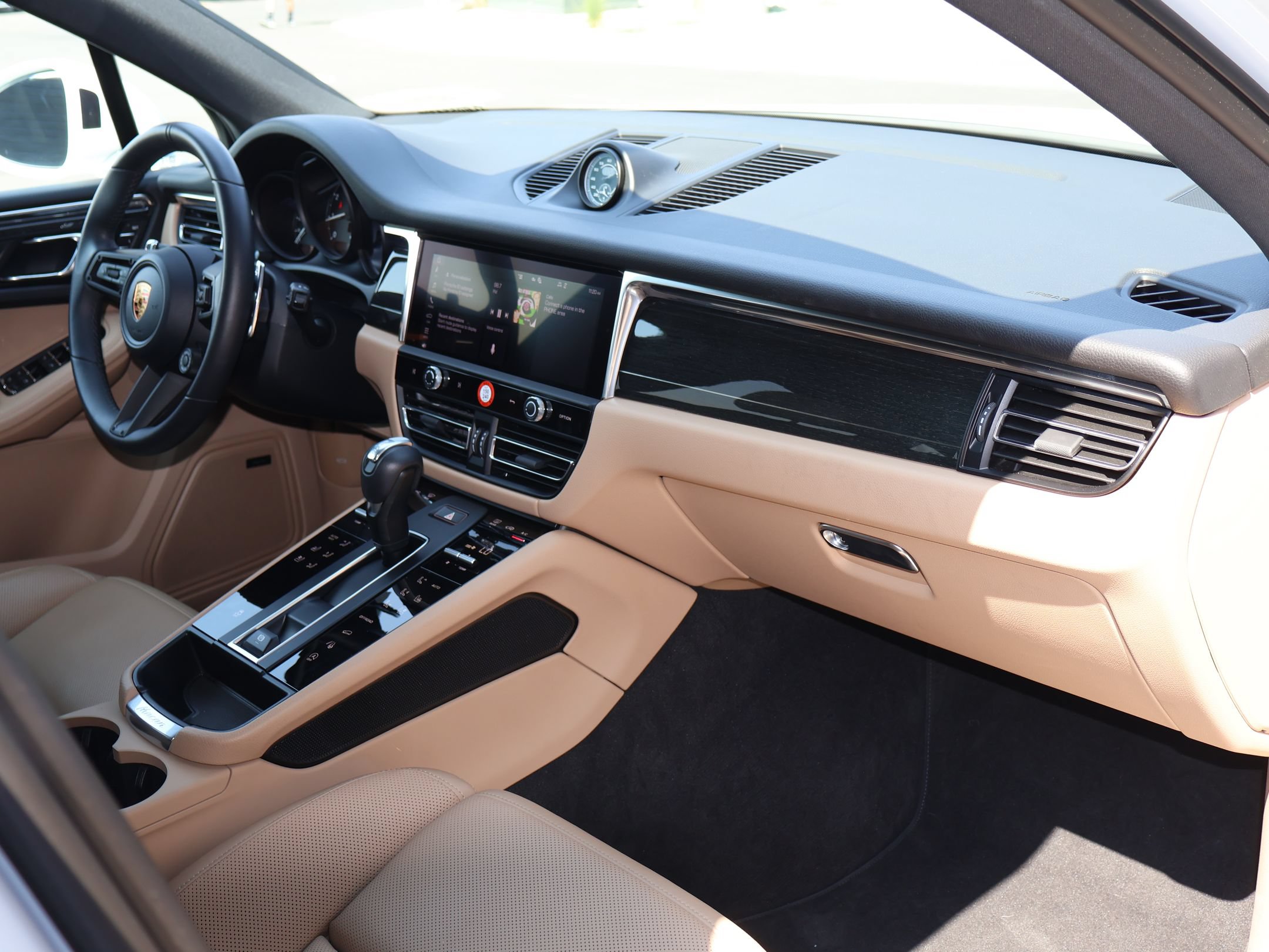 Certified 2026 Porsche Macan AWD/4WD image 59