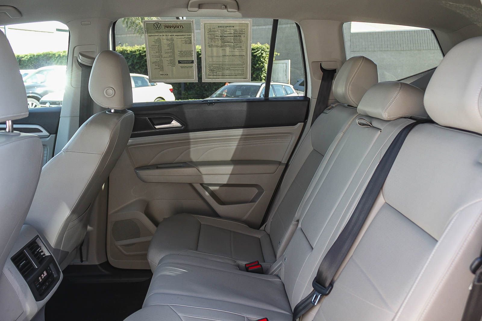 Certified 2023 Volkswagen Atlas SE w/ Black Wheel Package image 19