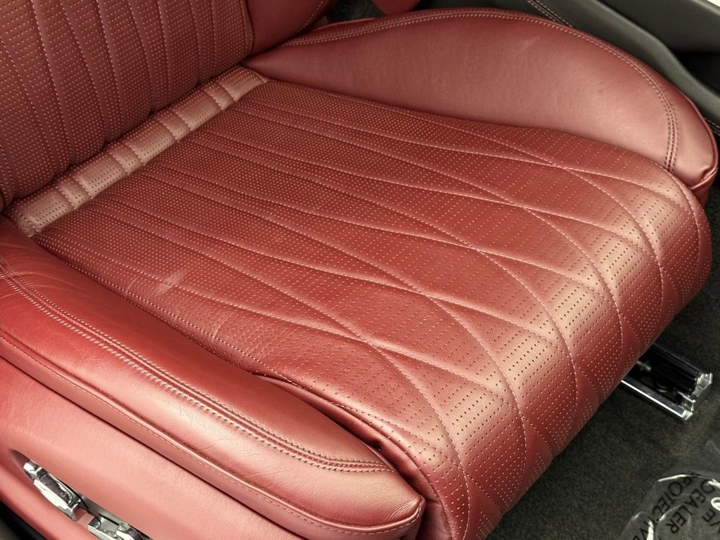 Used 2020 Bentley Flying Spur W12 image 38