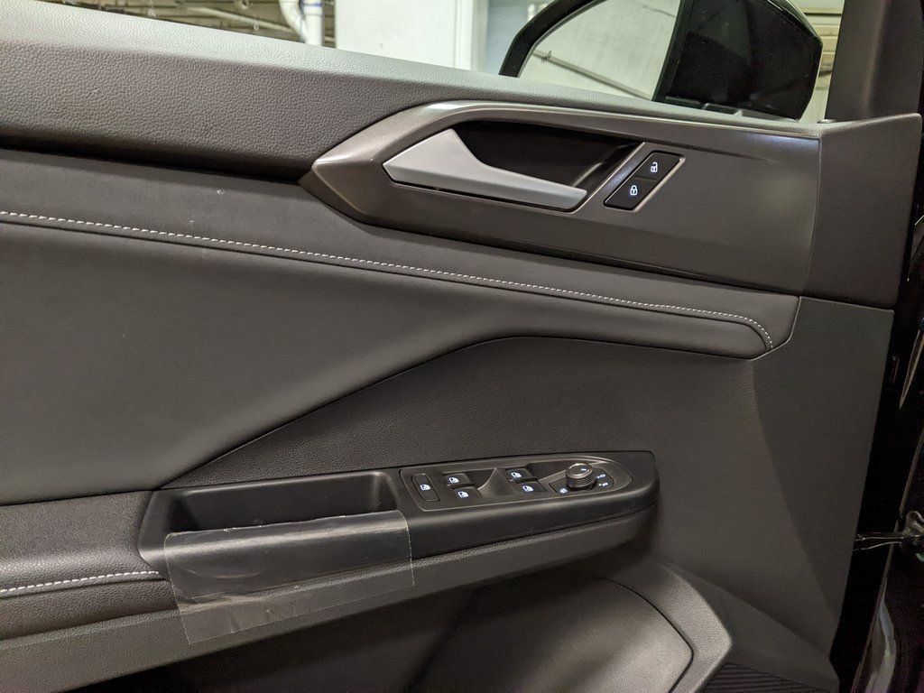 New 2026 Volkswagen Taos SE FWD image 10