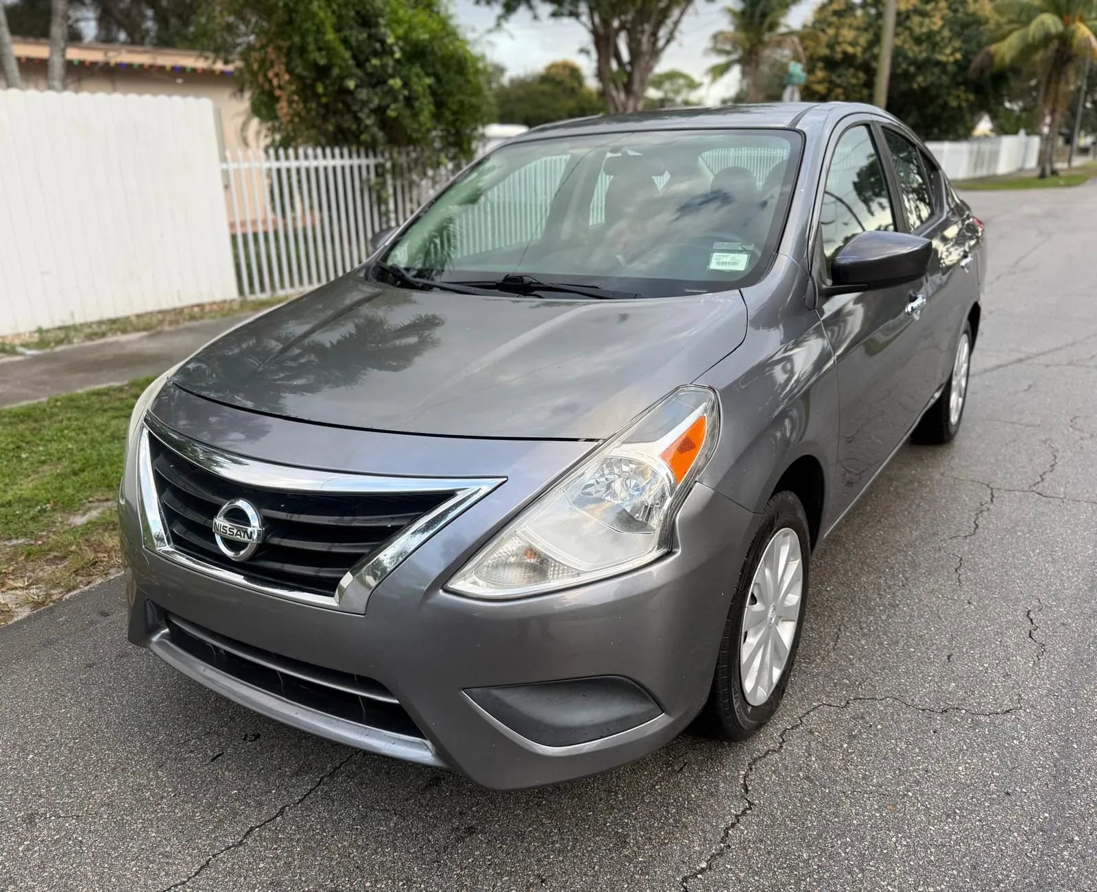 Used 2019 Nissan Versa SV image 4