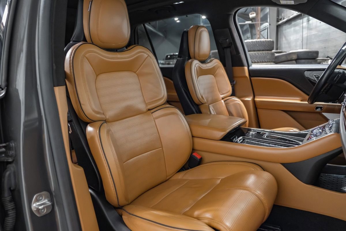 Used 2020 Lincoln Aviator Black Label Grand Touring w/ Class IV Trailer Tow Package image 31