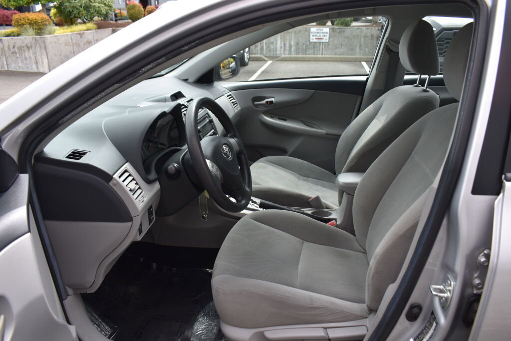 Used 2012 Toyota Corolla LE image 18