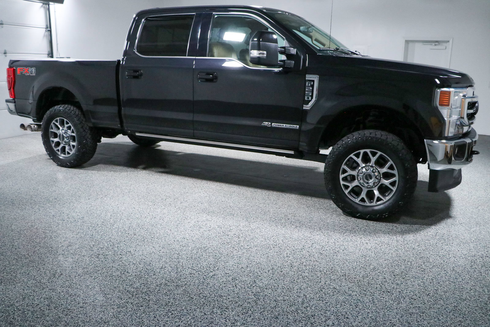 Used 2022 Ford F250 Lariat w/ Lariat Value Package AWD/4WD image 6
