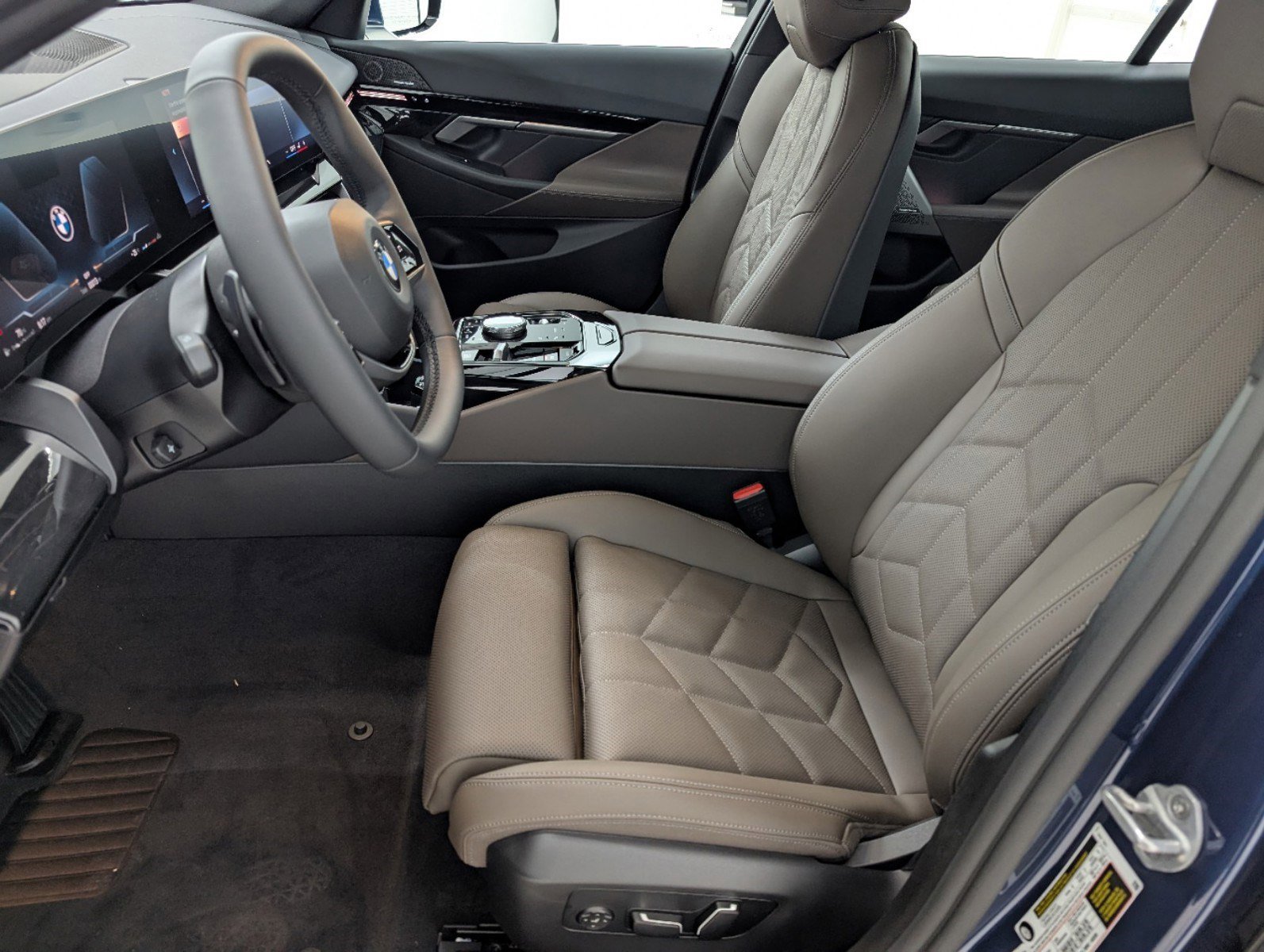 New 2025 BMW 530i w/ Premium Package image 13