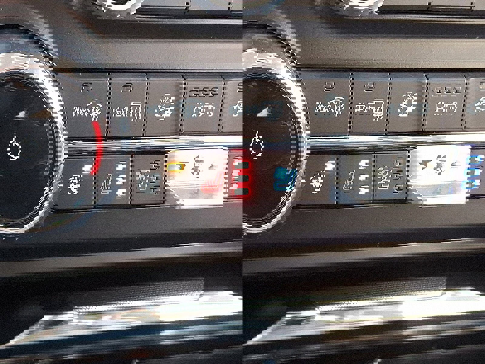 New 2026 Ford F250 Lariat w/ Black Appearance Package image 19