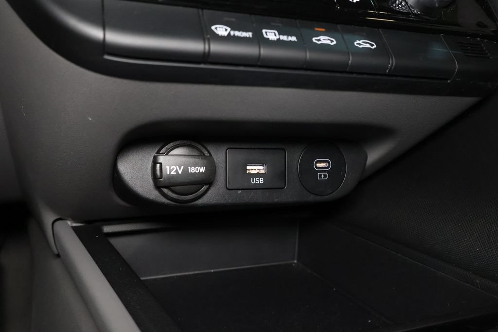 Used 2024 Hyundai Elantra SEL FWD image 27