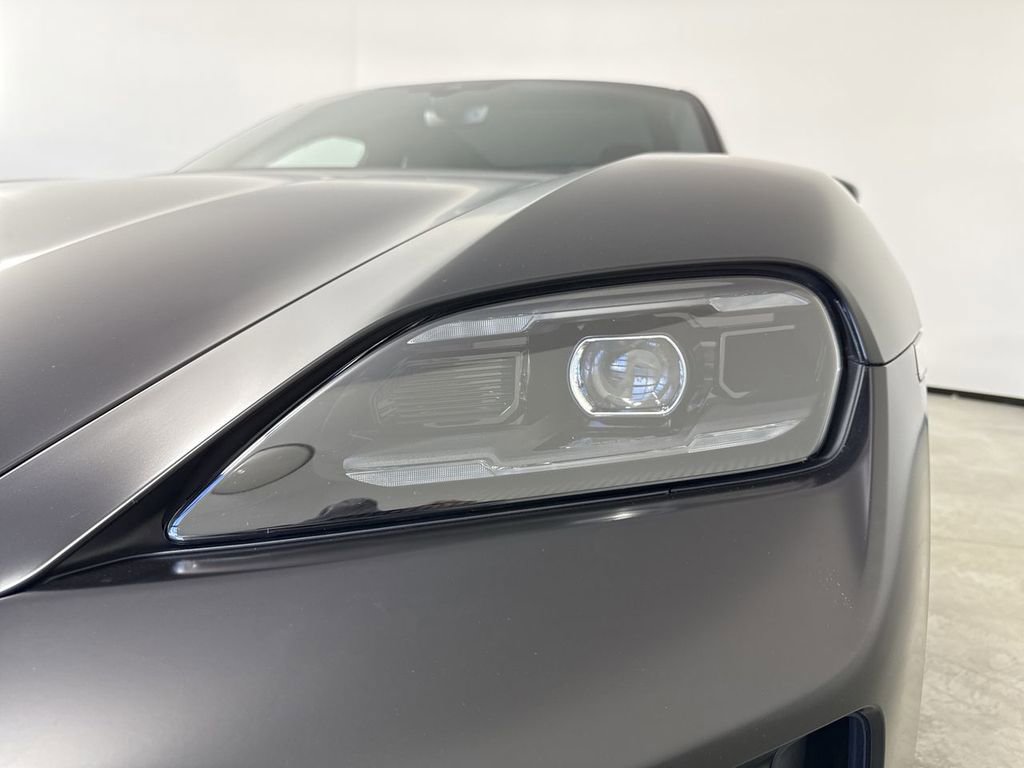 Certified 2025 Porsche Taycan image 11