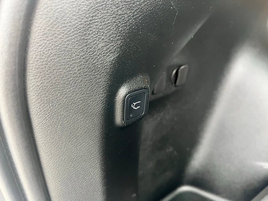 Used 2019 Jeep Cherokee Limited image 28